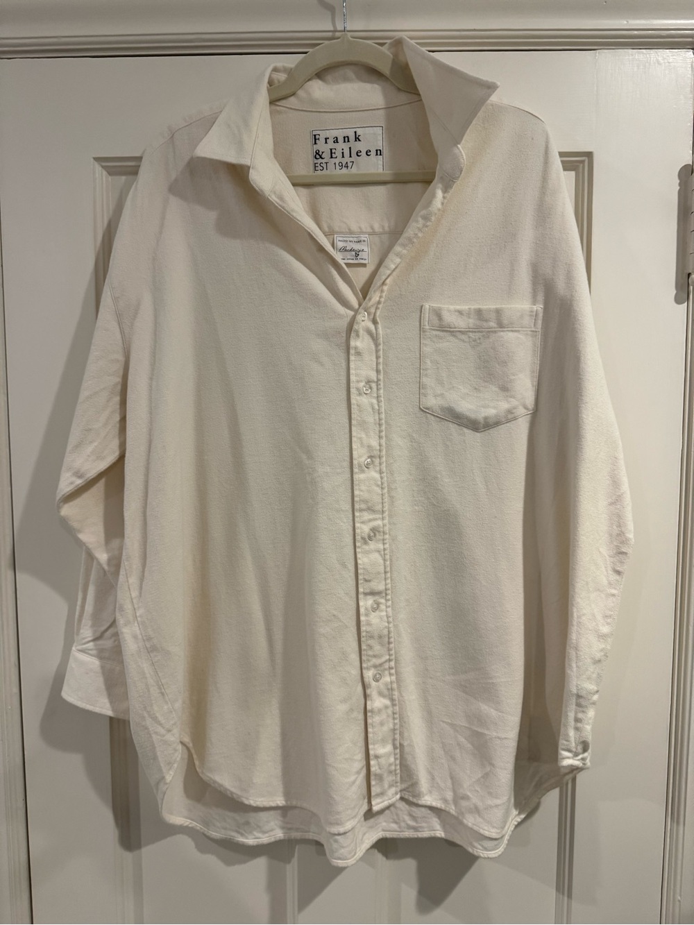 Frank & Eileen Off-White Button-Down Shirt with Chest Pocket